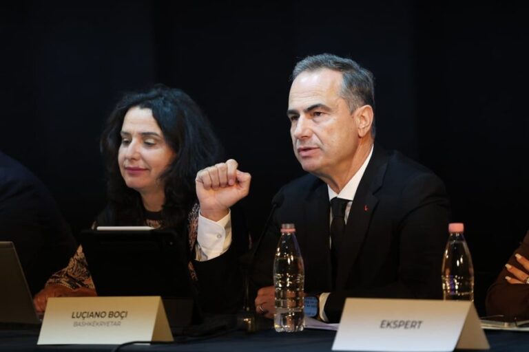 Luçiano Boçi në Fier: Reforma territoriale 2014 dështoi, pushteti vendor duhet t’u rikthehet qytetarëve