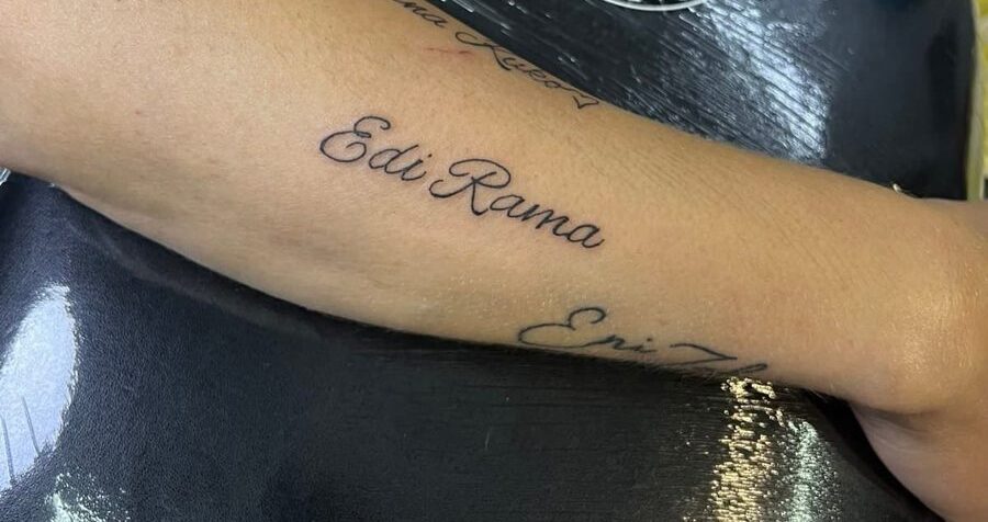 ndodh-edhe-kjo-simpatizantja-ben-tatuazh-emrin-e-rames-dhe-te-deputetes