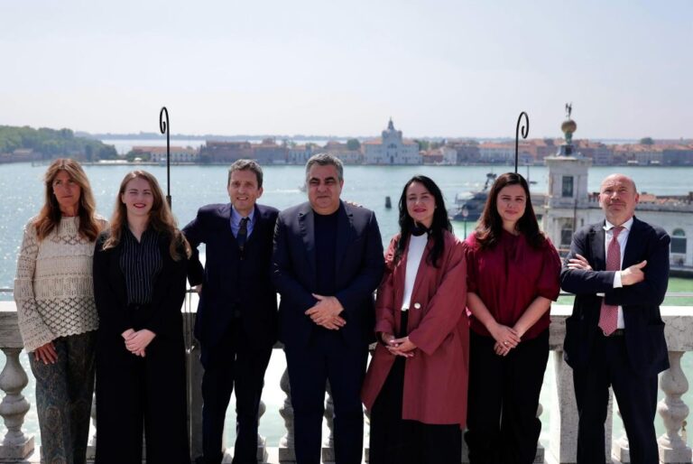 Ministri Gonxhja takim me presidentin e Bienales së Venecias: Forcim i partneritetit kulturor mes Shqipërisë dhe Italisë