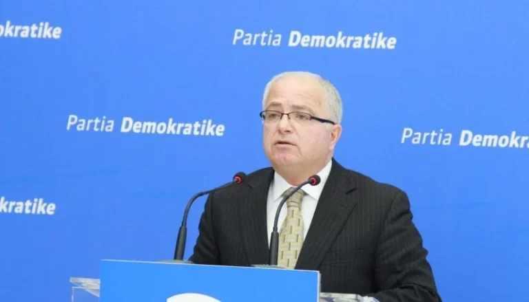 PD në fokus të kritikave, Spaho: Me këtë ekip nuk fitohet pushteti