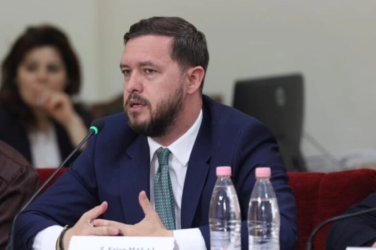 PS e vendosur për 46 bashki, deputeti Malaj: Do të përmirësojë shërbimet për qytetarët!