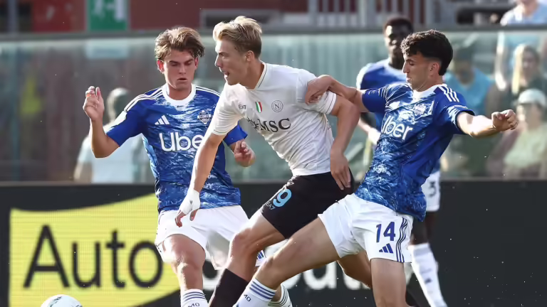 Napoli ndalet ndaj Comos, Interit i duhet vetëm një pikë për të siguruar titullin
