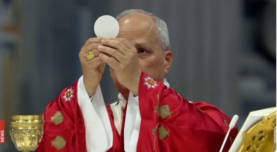 ne-solemnitetin-e-rreshajve-papa-e-keqja-e-luftes-nuk-mposhtet-nga-nje-superfuqi-por-nga-dashuria
