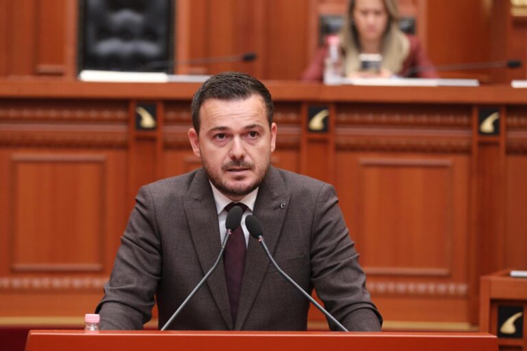 5,2 miliardë lekë për fermerët, ministri Salla prezanton skemën e re të mbështetjes