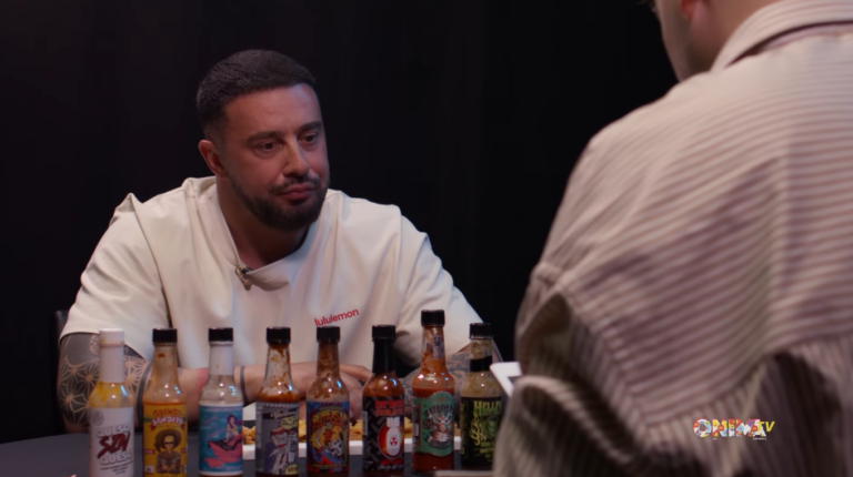 ”Piyamas jam për pleqtë”, Roberti në ”Spicy Show”: Me Norën nuk jam ndarë, në shtëpi më pret…
