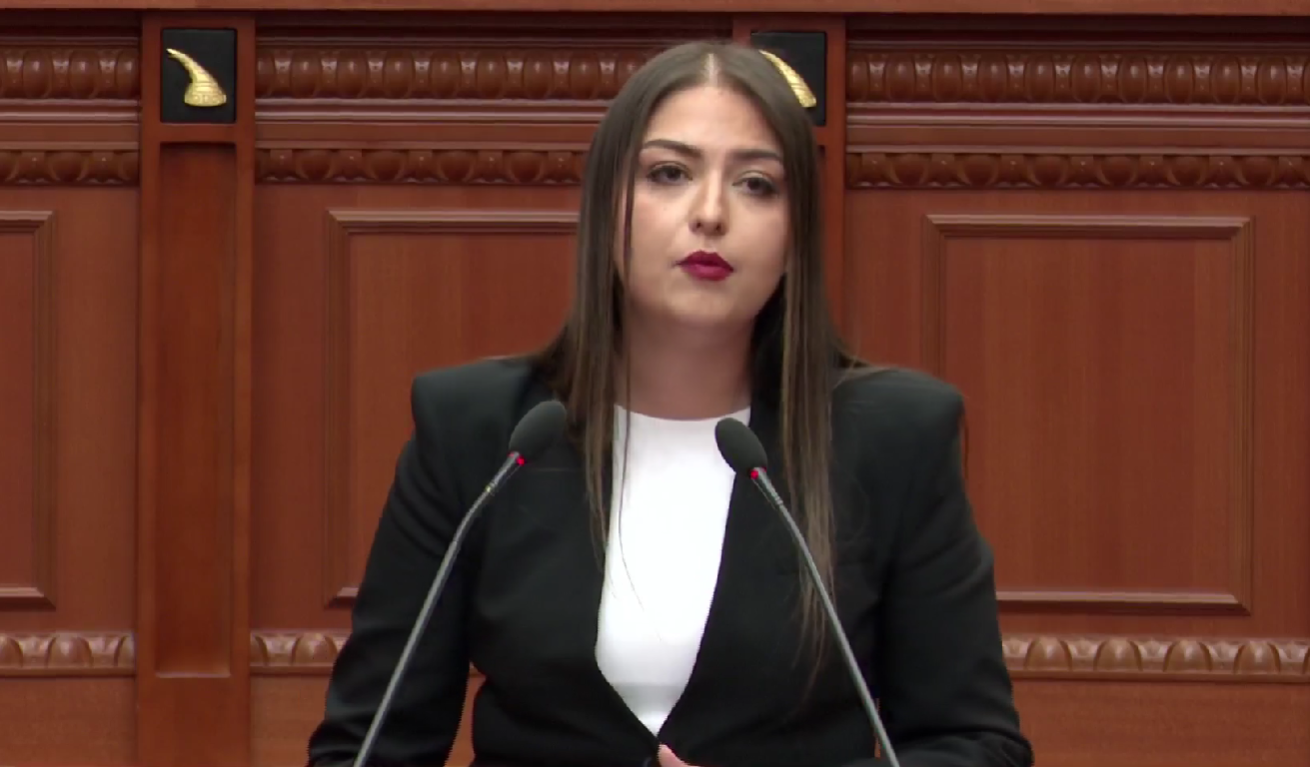 Deputetja e PS  Sara Mila për punimet e Korridorit VIII  Banorët nuk janë kundra projektit  bashkia të jetë pranë tyre