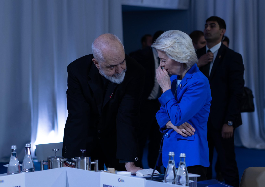 Krah liderëve europianë në Armeni  Rama poston fotot nga Samiti i 8 ë i Komunitetit Politik Europian