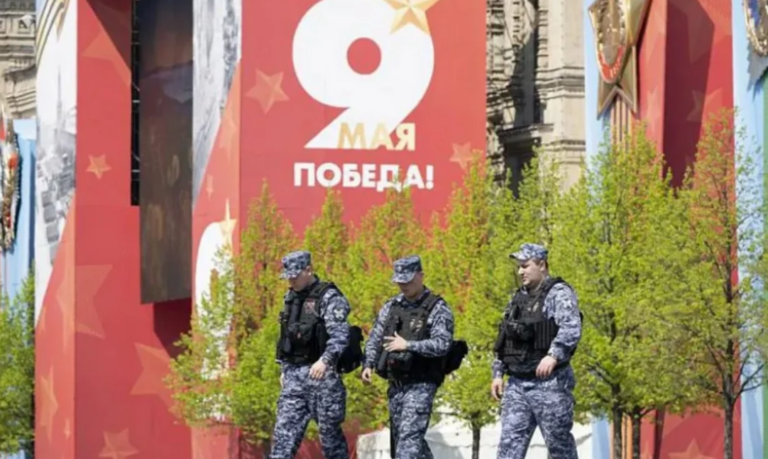 Parada në Sheshin e Kuq pa tanke dhe raketa balistike, eksperti: Tregues se lufta me Ukrainën nuk po shkon sipas planeve të Kremlinit