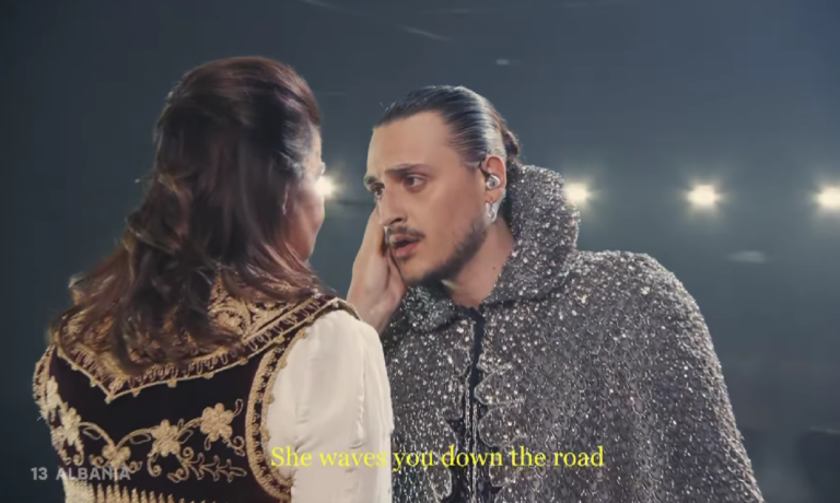 ”Nân” nga Alis prek FINALEN e Eurovisionit. Magjeps me zërin dhe rrënqeth me performancën