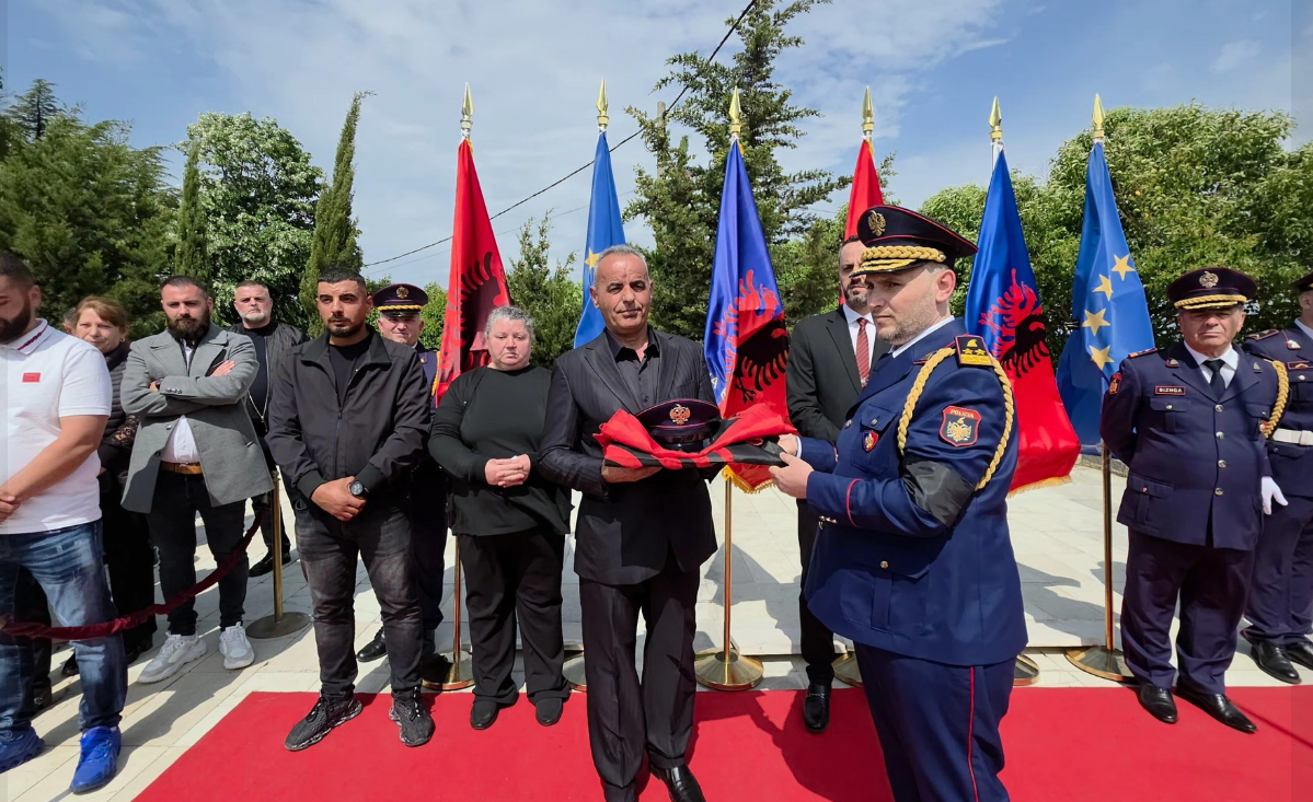 skender-hita-u-prehsh-ne-paqe-vella-e-koleg-i-shtrenjte