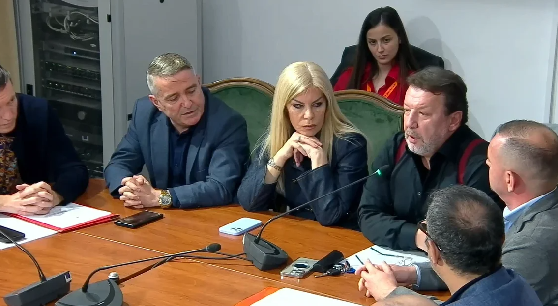 Manjola Nallbani ankohet në Komisionin e Kulturës  Studentët tanë paguhen më shumë se ne