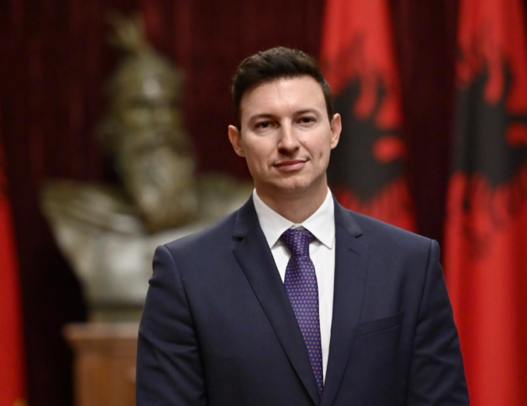 Mbështeti studentët shqiptarë në Shkup, ministri Hoxha gati të largojë Meidanin nga posti i ambasadorit