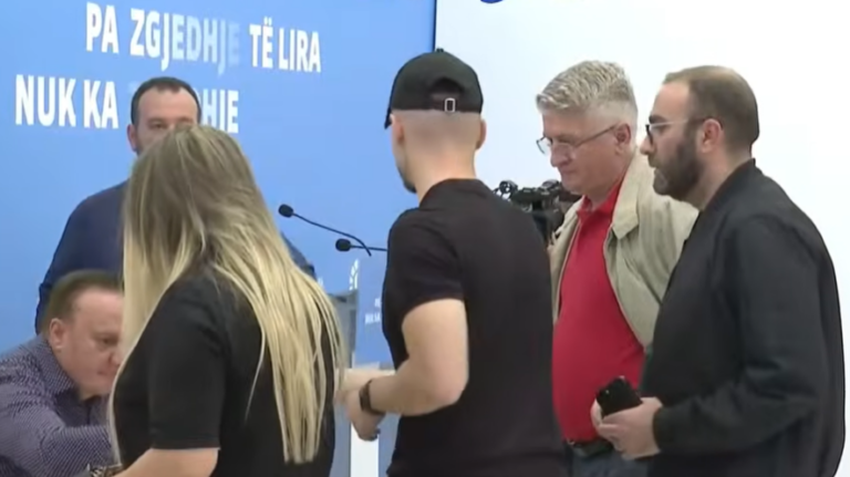 Deputeti Gjoni: Demokratët, besim të plotë ndaj liderit historik Sali Berisha!