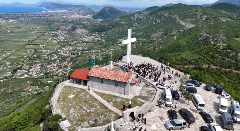 Emisioni i javës në KOHA JONE-DEBAT, ish-kryeministri Aleksandër Meksi…
