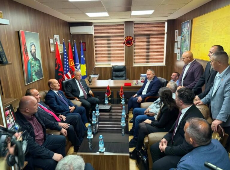 Prefekti i Tiranës, Shkëlqim Hajdari për katërshen e UÇK-së: Dhjetë milionë shqiptarë presin drejtësi për çlirimtarët