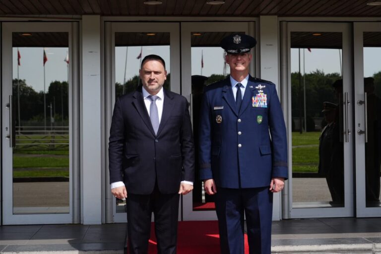 Ministri Nufi takon komandantin Suprem të NATO-s: Folëm për Porto Romanon, Korridorin VIII dhe projekte për aleancën