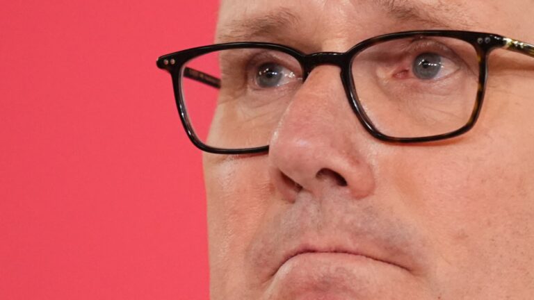 Tregjet e obligacioneve përgatiten ndërsa rivalët politikë të Kryeministrit Starmer dalin në skenë
