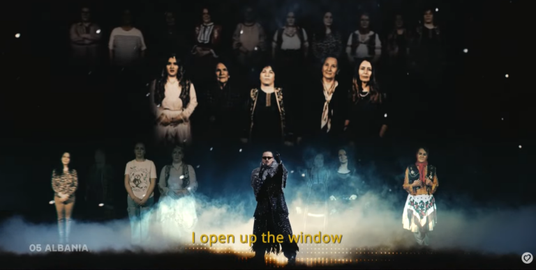 Alis emocionon Europën në finalen e Eurovisionit me këngën “Nan”