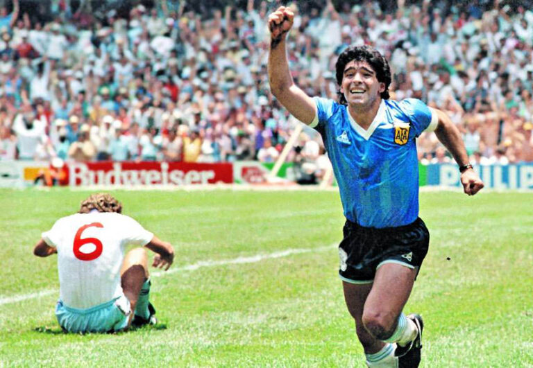 Argjentina ngadhënjen me “dorën e Zotit” të Maradonës (1986)