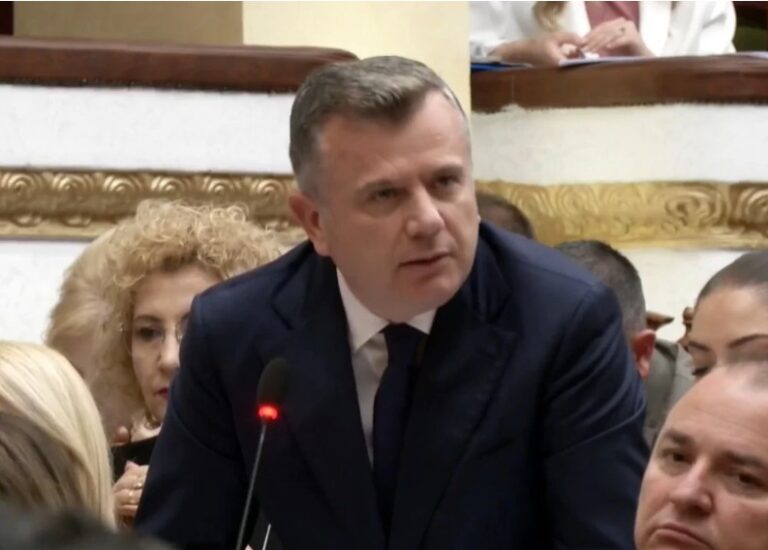 Balla i përgjigjet Berishës: E shoh që do të vish në festat e PS-së, por s’je i ftuar