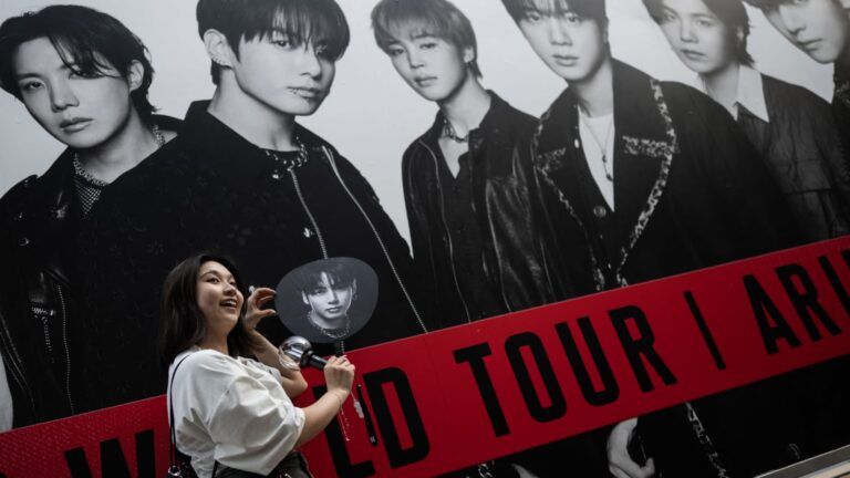 BTS në shfaqjen e pushimit të finales së Kupës së Botës me Madonnën, Shakirën; Aksionet e Hybe rriten ndjeshëm