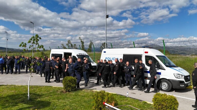 Kontrolle në burgjet e Korçës dhe Pojskës, konfiskohen sende të palejuara