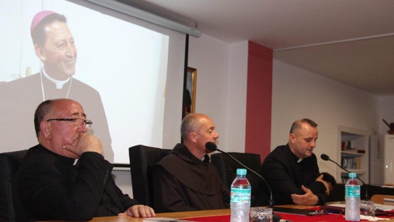 Dioqeza Sapës kujton ish-bariut të saj, Imzot Lucjan Avgustinin, në 10-vjetorin e ndarjes nga jeta