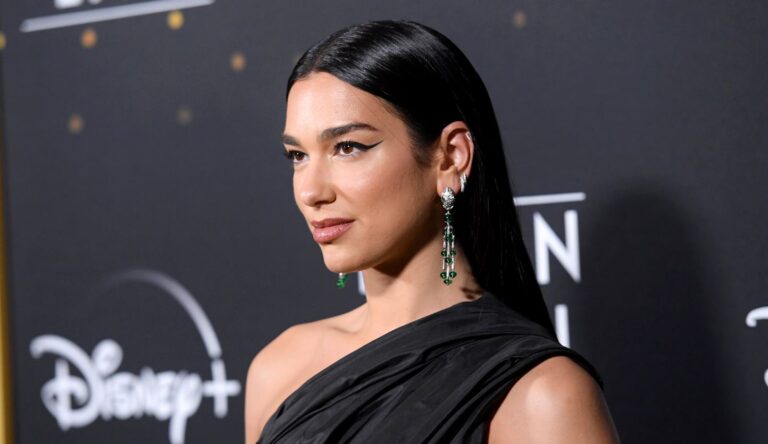 Dua Lipa kundër Samsung, një tjetër betejë mes famës, imazhit dhe fuqisë së korporatave globale