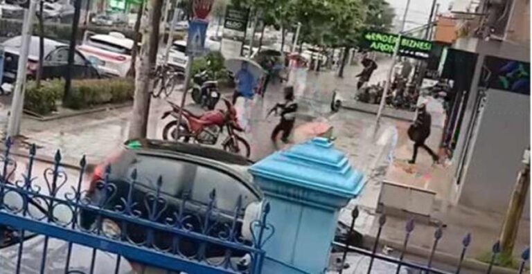 Publikohen pamjet e grabitjes së armatosur në Kamzë, autorët u larguan me motor (VIDEO)