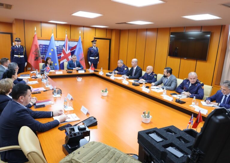 Britania i dhuron pajisje inteligjente Policisë së Shtetit