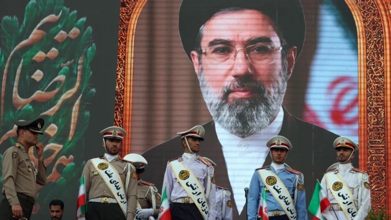 Udhëheqësi suprem i Iranit, Mojtaba Khamenei takohet me shefin ushtarak për ‘masa të reja’