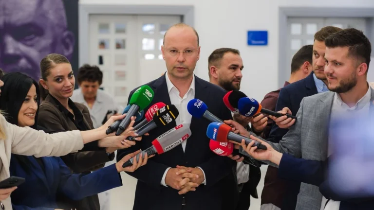 Referendumi për Berishën në PD, zgjatet votimi deri në 19:00 në degët kryesore