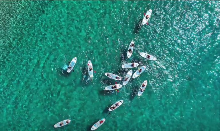 Zëvendëskryeministrja Koçiu: Sezoni turistik në Himarë premton të thyejë çdo rekord