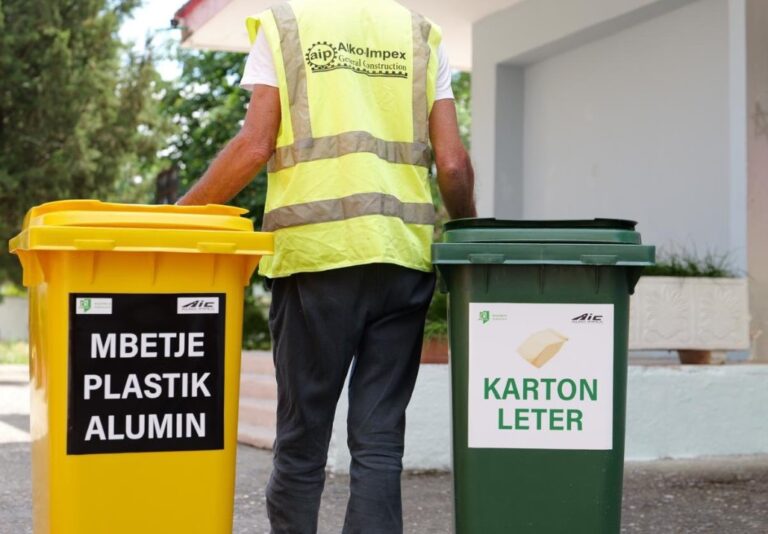 Vijon ndarja e mbetjeve në burim në shkollat e Elbasanit