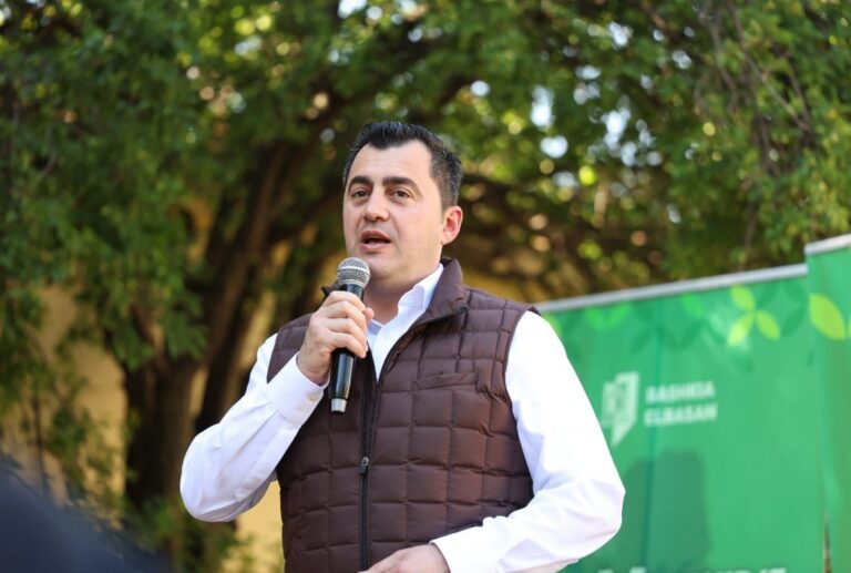 Kryebashkiaku Llatja në Shushicë: Prioritet zgjidhja e trafikut në Bradashesh dhe ndërtimi i by-passit të Elbasanit