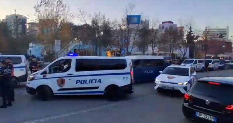 Tritol në kantier në Kamëz, kamerat kapin autorin. Pronarët mohojnë konfliktet