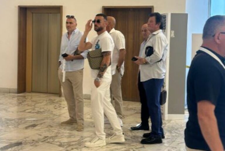 Stresi kandidon për Këshillin Kombëtar të PD-së, i pranishëm në Pallatin e Kongreseve