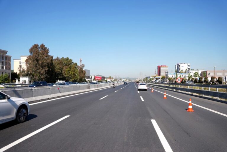 Ministri Karakaçi: Autostrada Tiranë-Durrës do të jetë pa pagesë