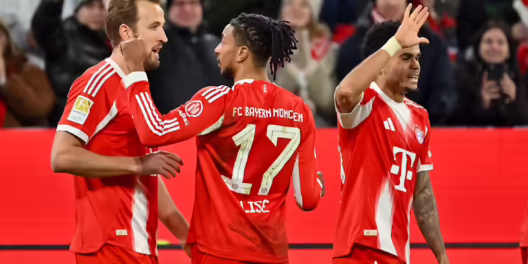 Kane, Olise dhe Luis Díaz, trinomi që po bën ligjin në futbollin europian