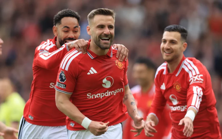 United triumfon ndaj Nottingham dhe siguron vendin e tretë në Premier League