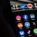 Ndalimi i mediave sociale për adoleshentët rrezikon të forcojë kontrollin e Big Tech: Bluesky