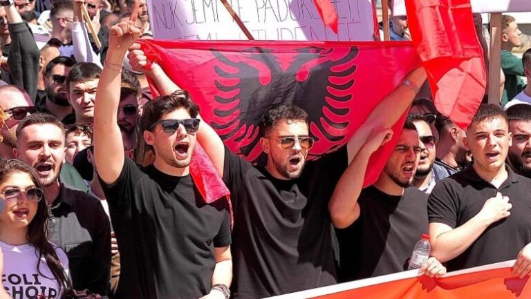 PE mbron protestat studentore dhe kërkon zgjidhje për çështjen e gjuhës shqipe në Maqedoninë e Veriut
