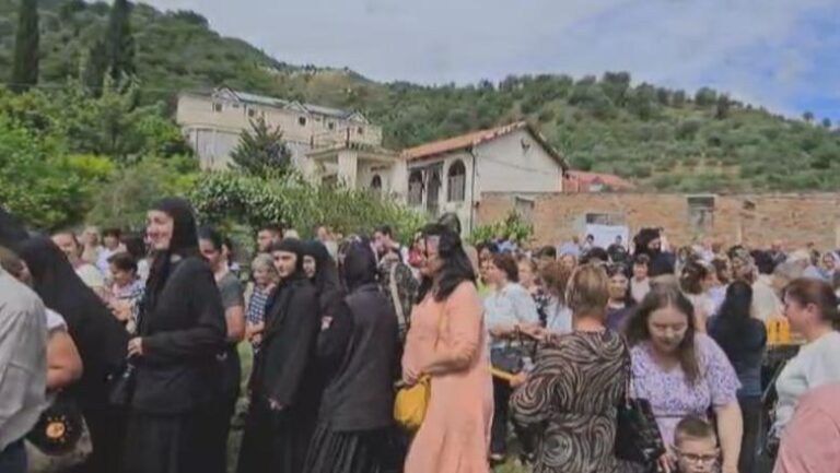 Lutje, qirinj dhe pelegrinazh në Shijon gjatë Festës së Shën Joan Vladimirit