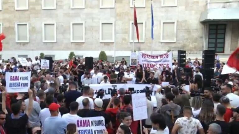 Qytetarja: Në Shqipëri s’ka shërbim mjekësor, Rama mban në 12 qershor një antimiting me njerëz jo të lirë