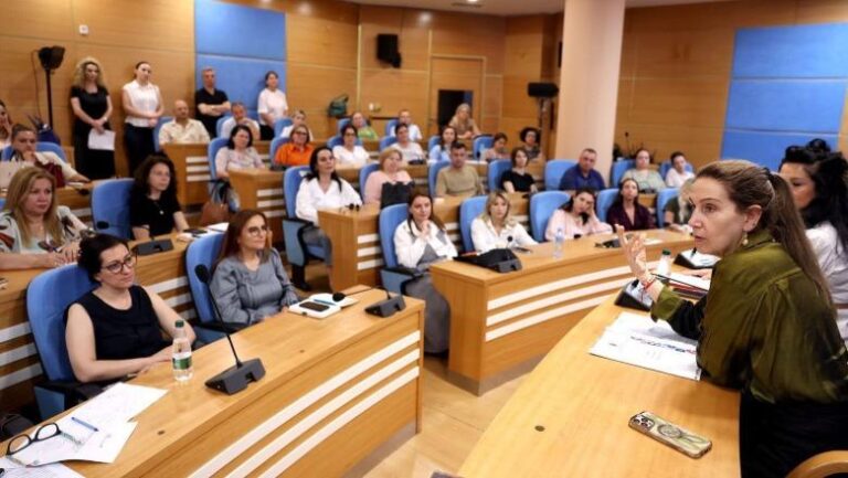 Shkolla Verore 2026, ministrja Kumbaro: E shtrijmë programin në 47 shkolla që fëmijët të kenë pushime të bukura dhe aktive