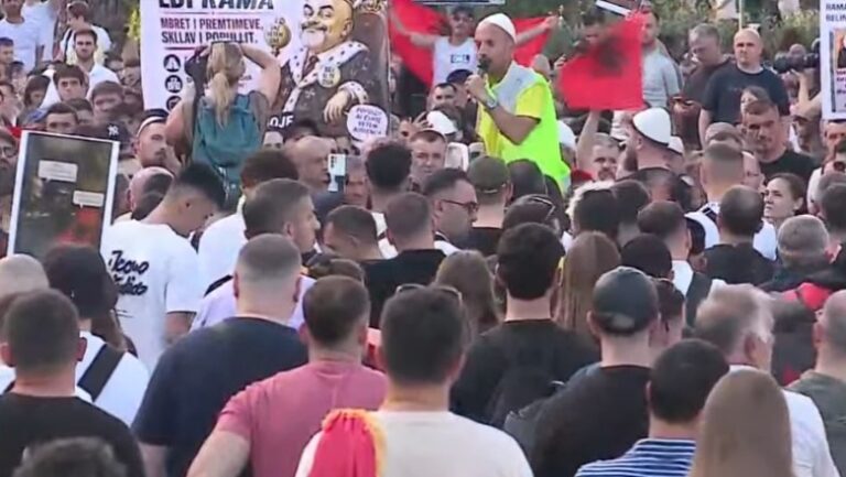 Bllokimi i autostradës dhe rrugës së Rinasit, Arben Kola: Nuk do të përsëritet më, jam në ball të marshimit