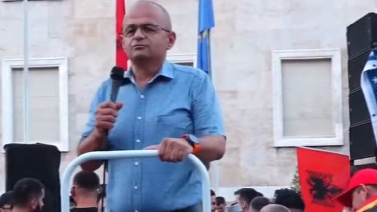Qytetari nga protesta: Kemi numrin më të ulët të mjekëve, shumë pak investime për shëndetin e njerëzve