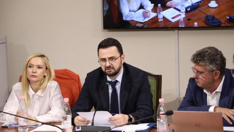  220 euro nuk mjaftojnë për jetesë   Avokati i Popullit kërkon miratimin e minimumit jetik