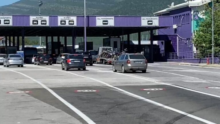 Fluks në Morinë, mbi 10 mijë hyrje prej orëve të para të mëngjesit