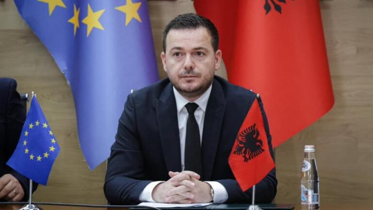 Helmimi i kursantëve të Akademisë së Sigurisë, ministri Salla: Kemi marrë masat për izolimin e ambienteve